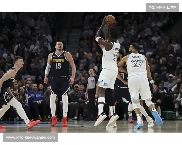 戈贝尔约基奇篮下卡位,掘金森林狼身体对抗激烈